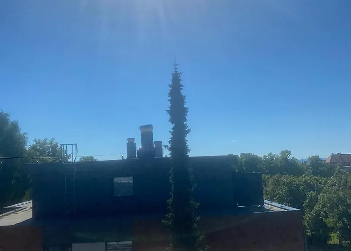 Sunny Balcony, Central, Fresh Lägenhet *